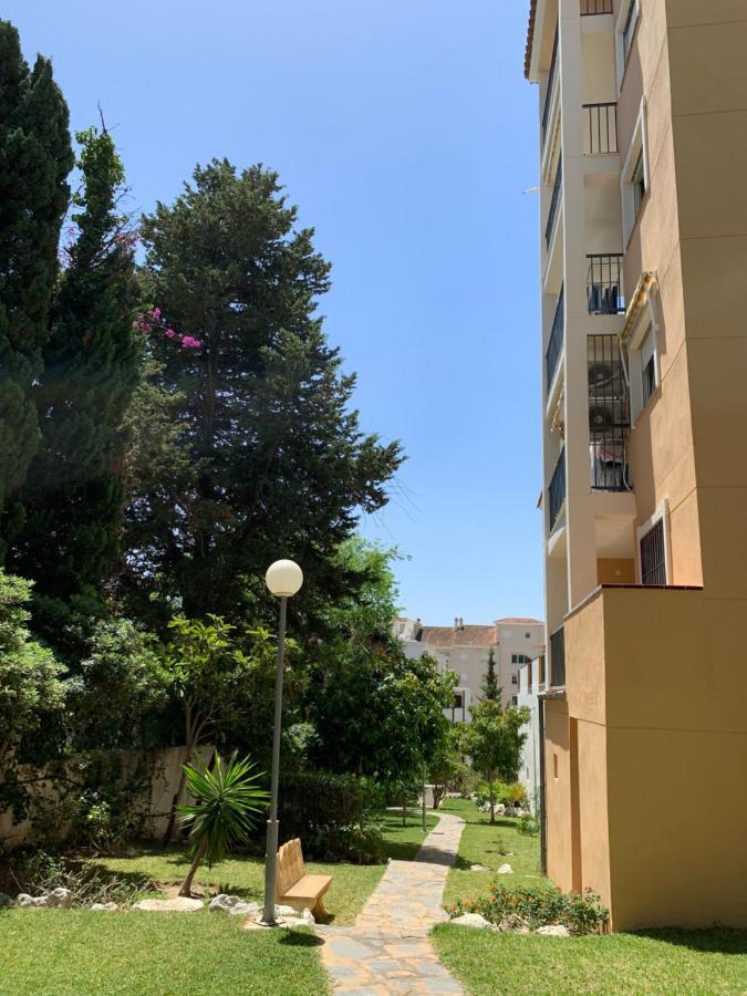 Tulipanes Benalmadena - Parking Privado Appartement Buitenkant foto