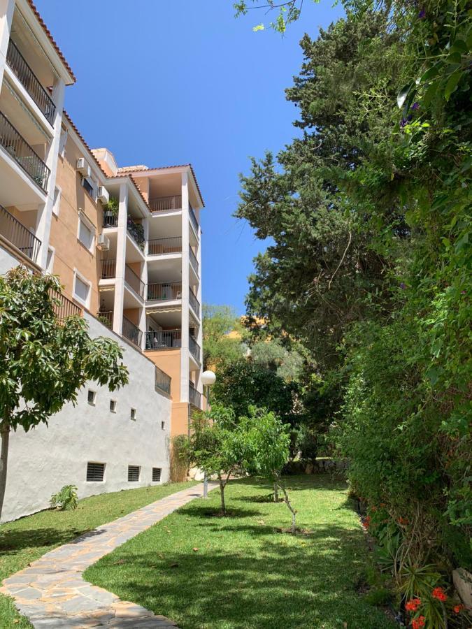 Tulipanes Benalmadena - Parking Privado Appartement Buitenkant foto